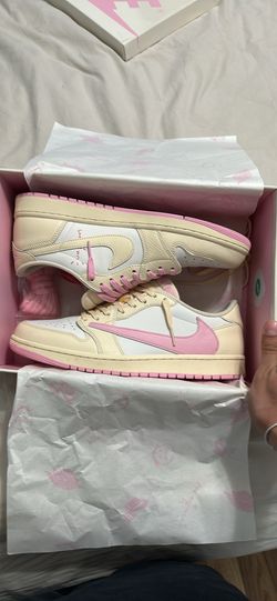 12US Nike Air jordan 1 x travis scott R£P$ ‘tropical  pinks’