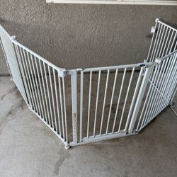 Top Paw Pet Gate / Playpen - $60