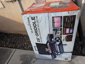 Blackstone 28" Griddle with Hood and Accessory Rail