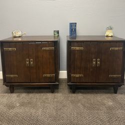 2 Vintage Night Stands 