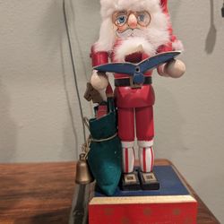 Nutcracker Village 1994 12” Animated Musical Santa Nutcracker