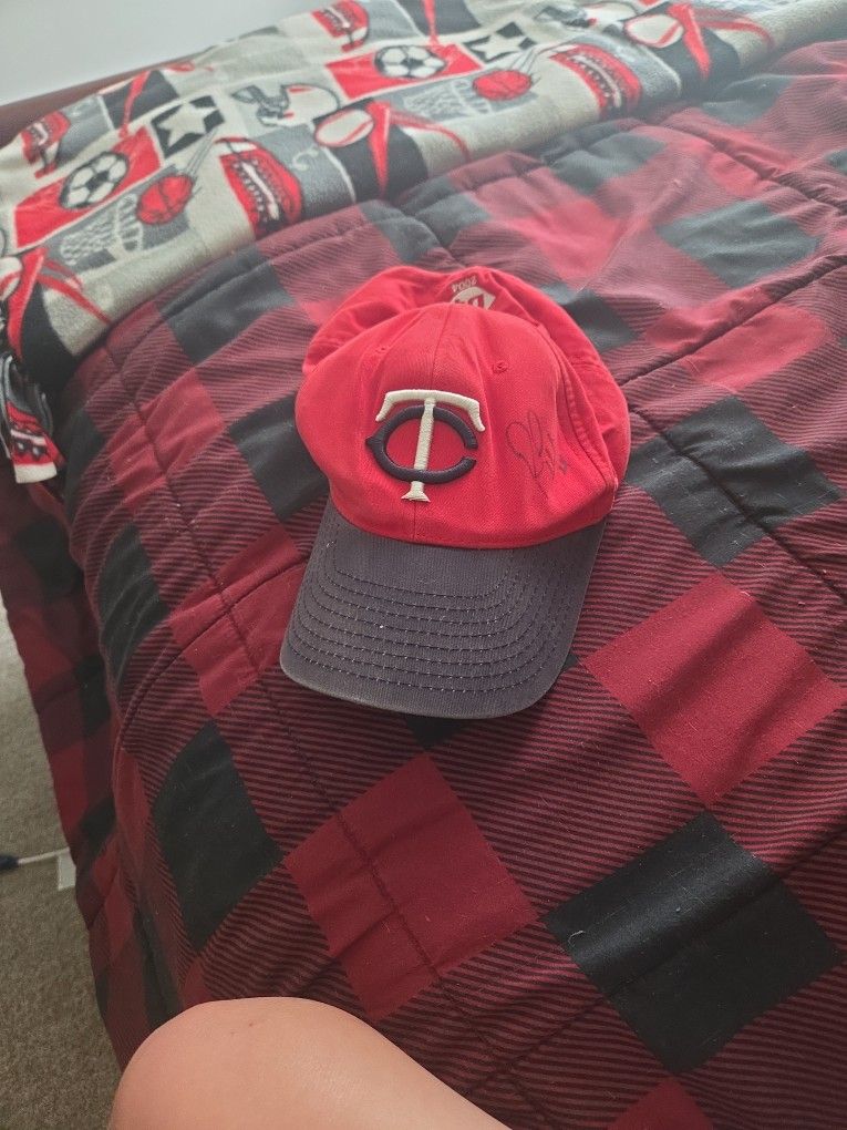 A 2004 Hat Signed