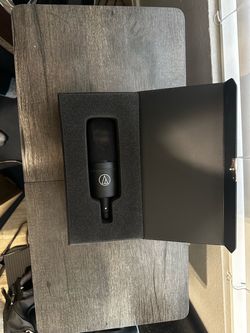 Audio-Technica  AT-4040 Condenser Microphone with Case