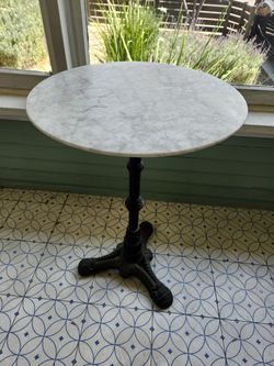 Round 20" Marble Top Bistro Table