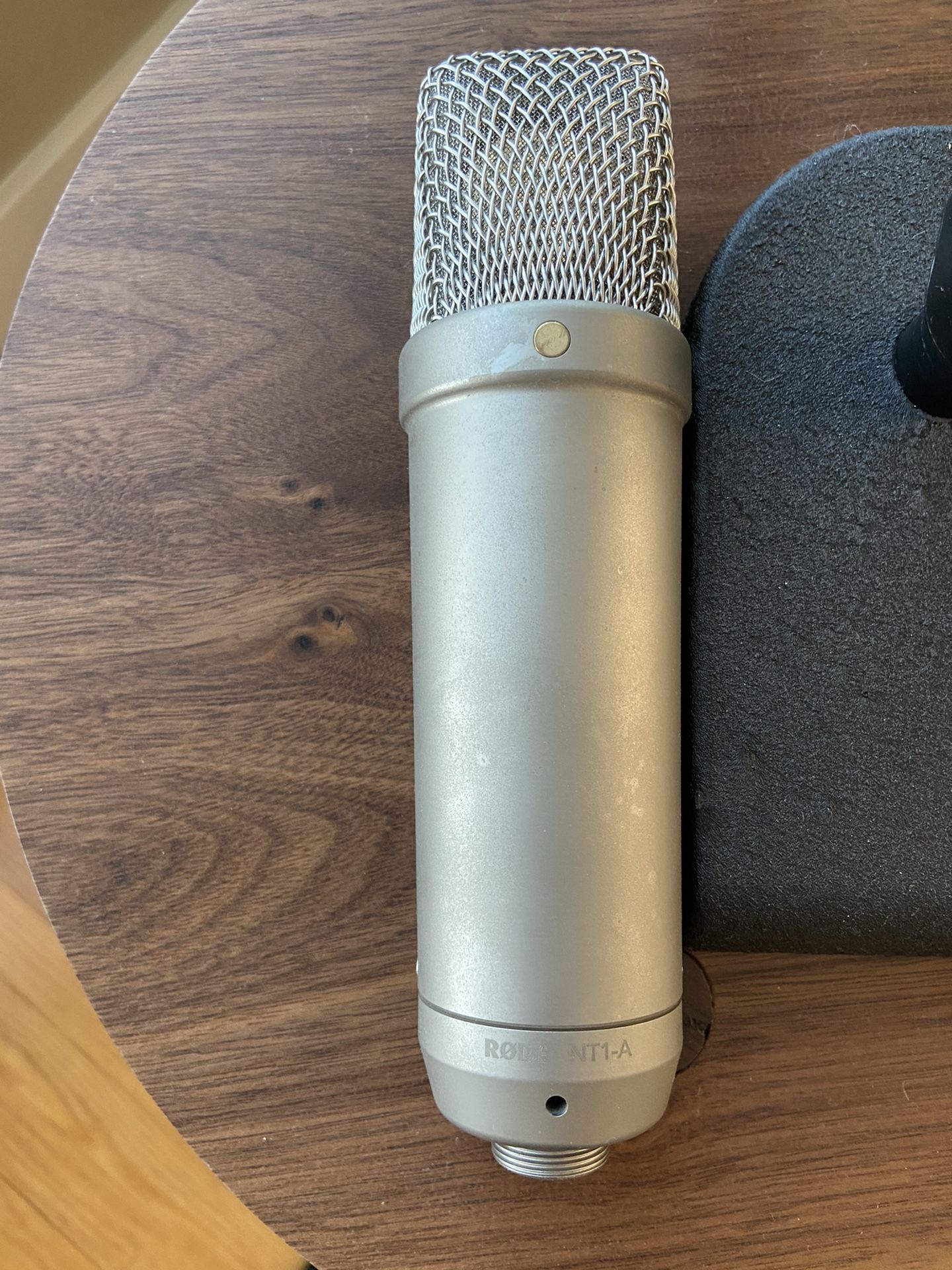 Rode NT1A Microphone & Mic Stand for Sale in Seattle, WA OfferUp