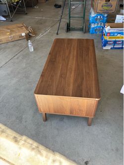 Coffee Table w/Extended Top