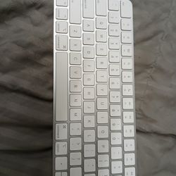 White Bluetooth Wireless Apple Keyboard 