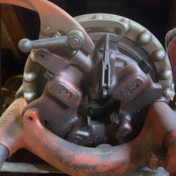 Rigid #300 with dye cutter on stand includes dye, Remer and cutter