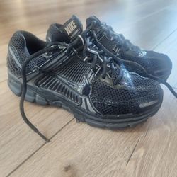 Nike vomero sneakers
