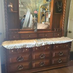 Dresser With Mirror PENDING PICK UP Still Available 