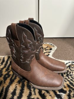 Men’s cowboy boots size 12
