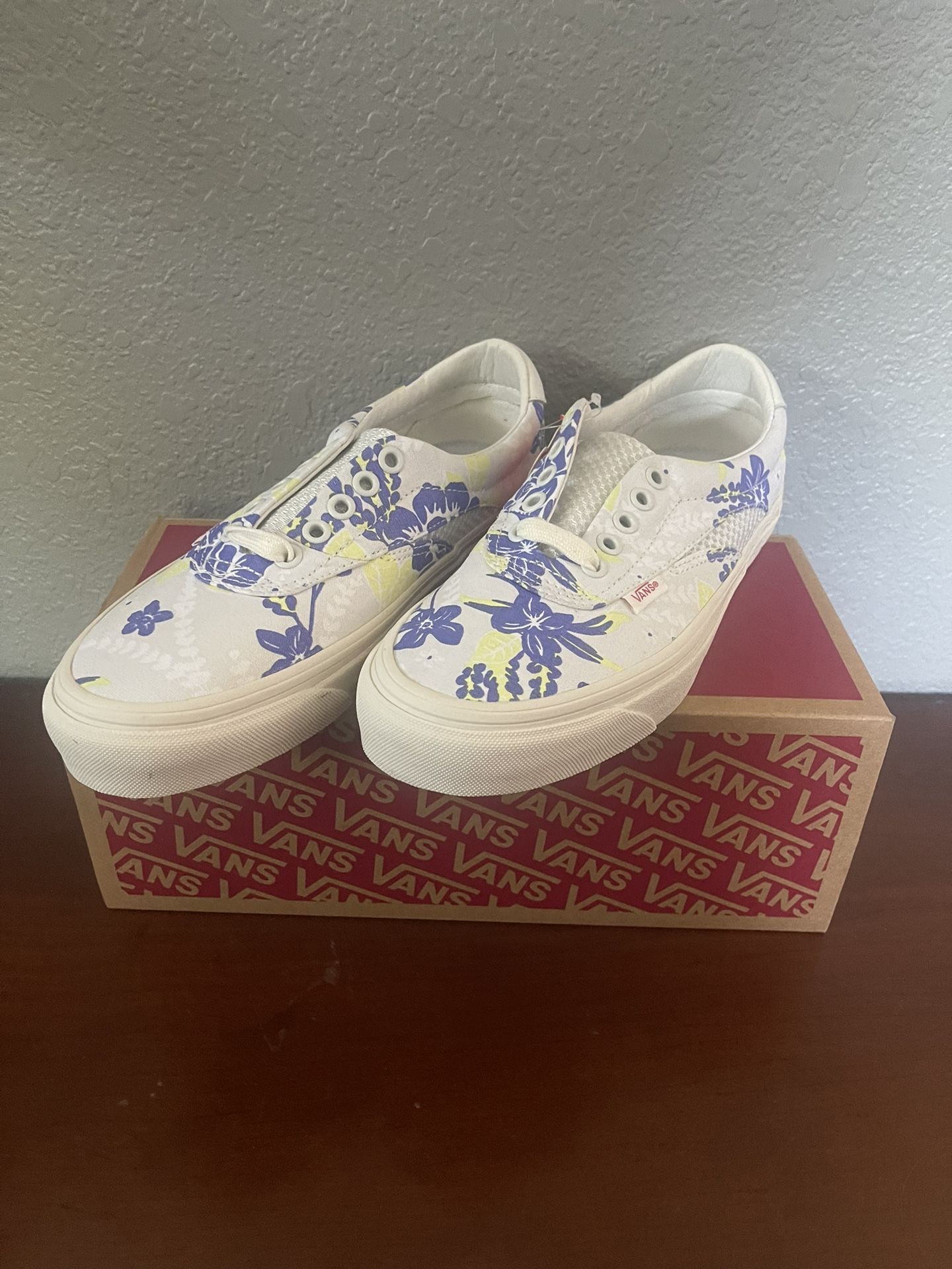 Vans Women’s 7.5 