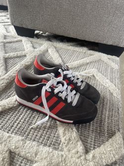 Adidas Orión Size 7 $10