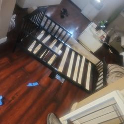 TODDLERS BED