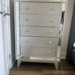Glam Silver Metallic/Mirrored Dresser