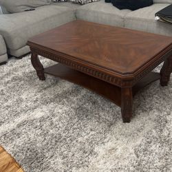 Coffee Table With Vase And Stand