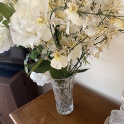 Crystal Vase with Roses in white