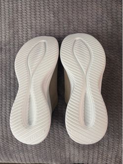 Skechers Sneakers White Soles