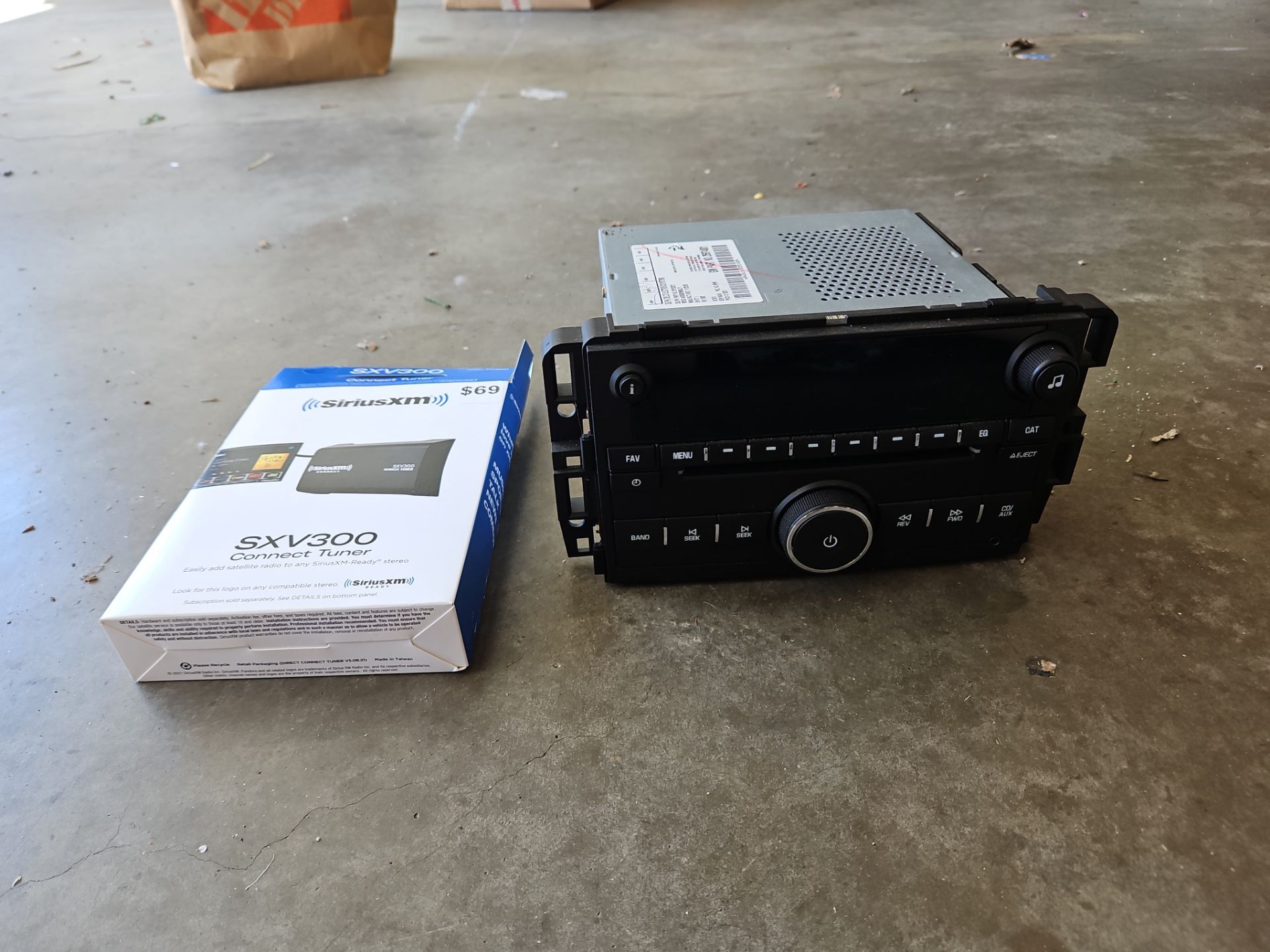 OEM GM car radio with sirius xm tuner.