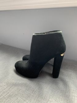 Michael Kors booties size 5