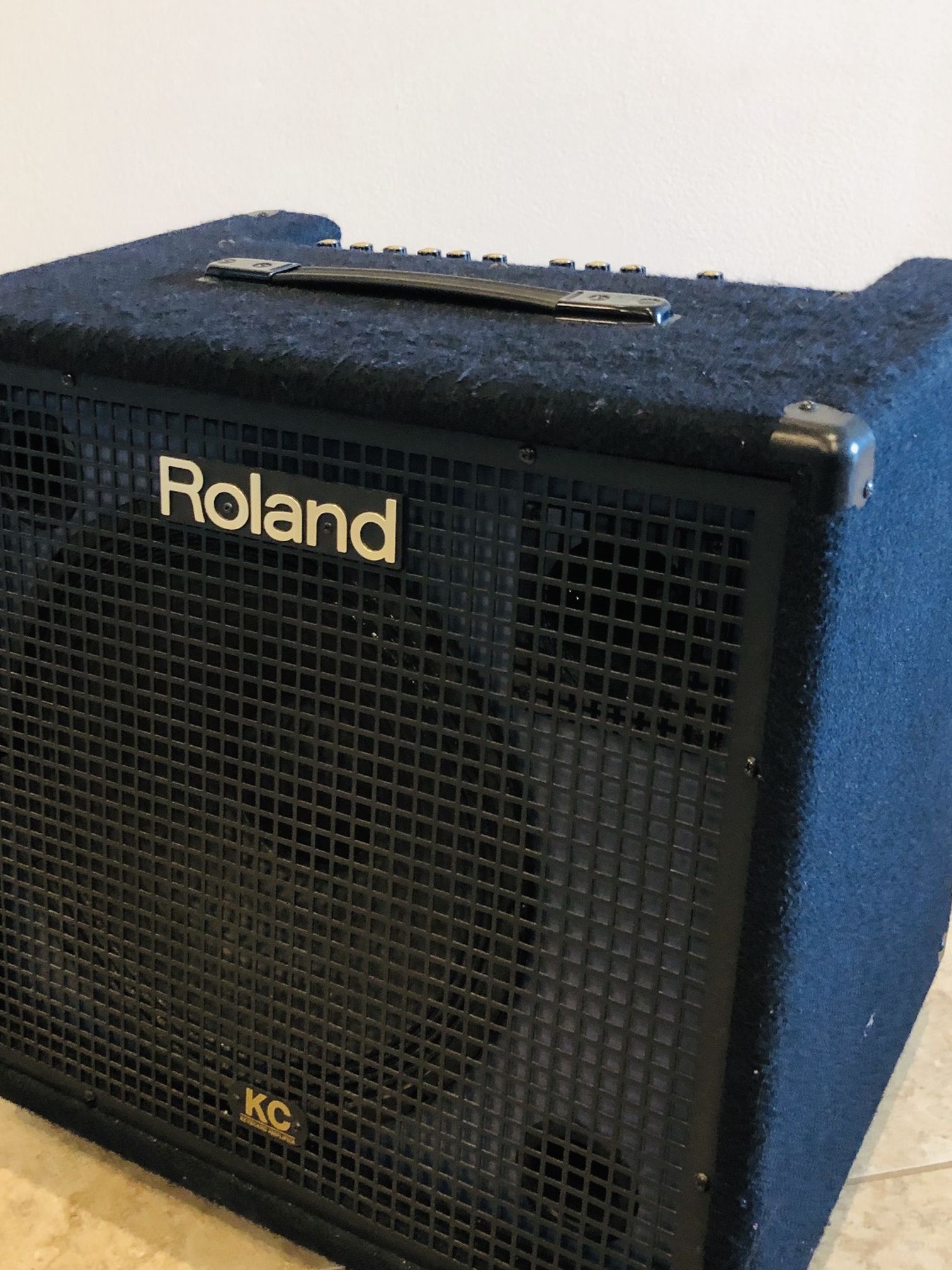 Roland KC -550 Amplifier