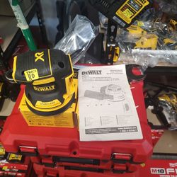 DeWalt 20 V Max Brushless 5" Random Orbit Palm Sander 