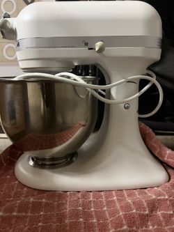 Kitchenaid Stand Mixer W/ Attachments