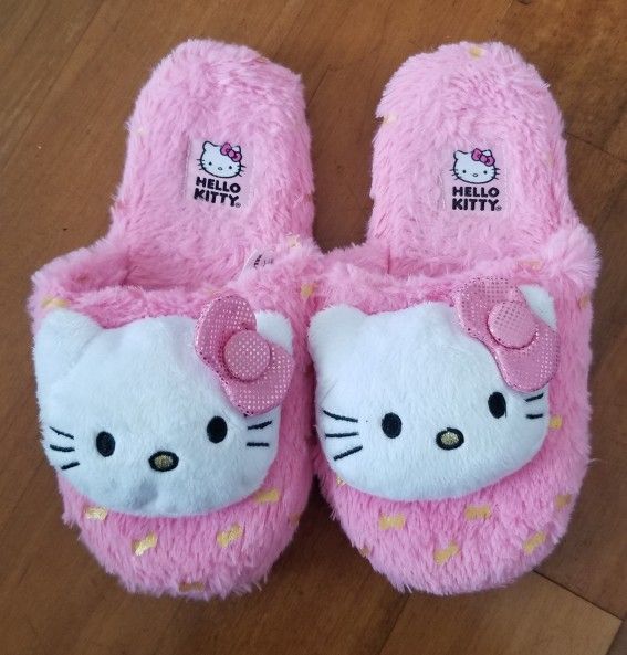 Hello Kitty Kids Slippers Youth Size 1 - 2 $10