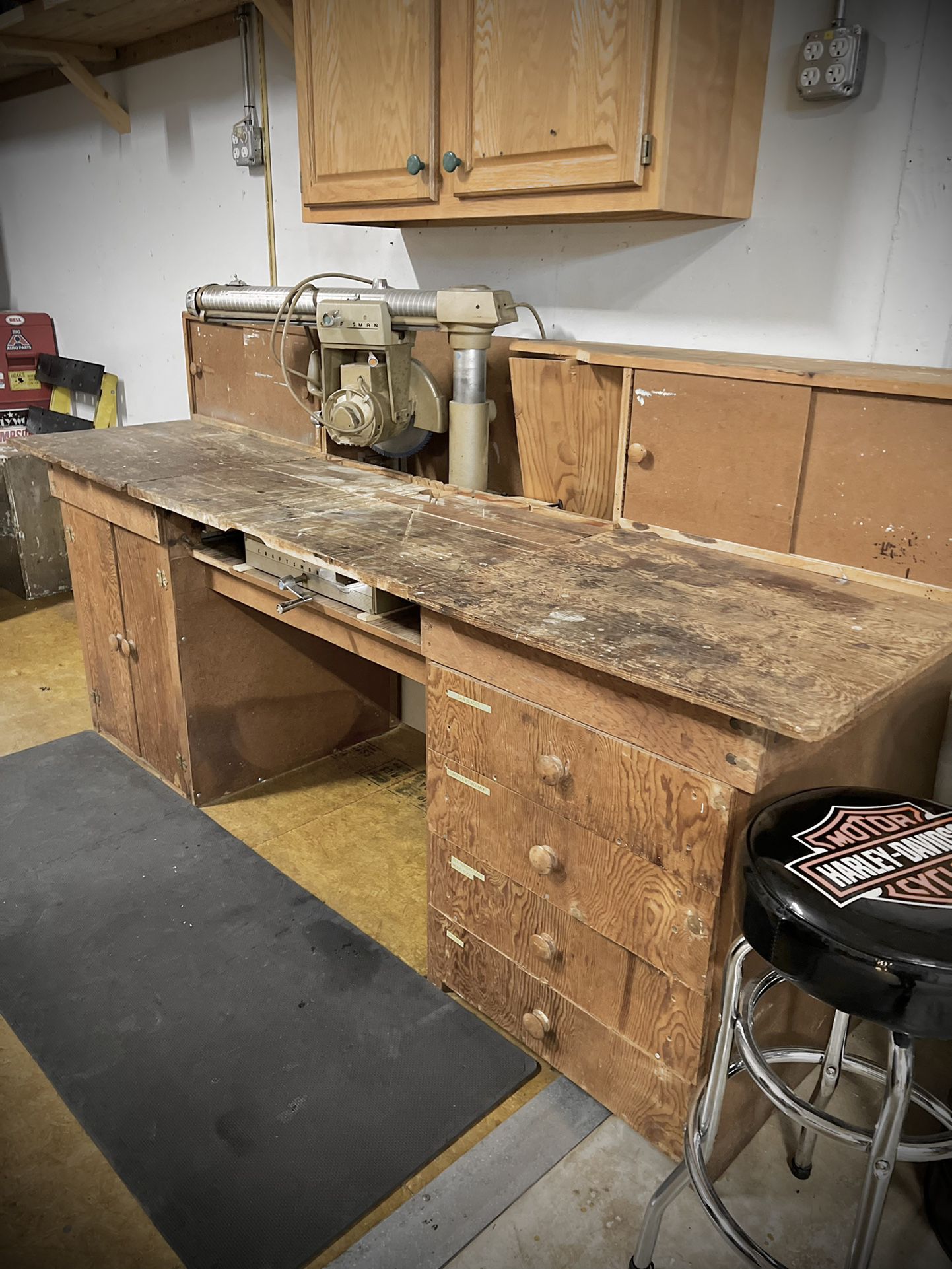 Craftsman Radial Arm Saw And Table / Cabinet