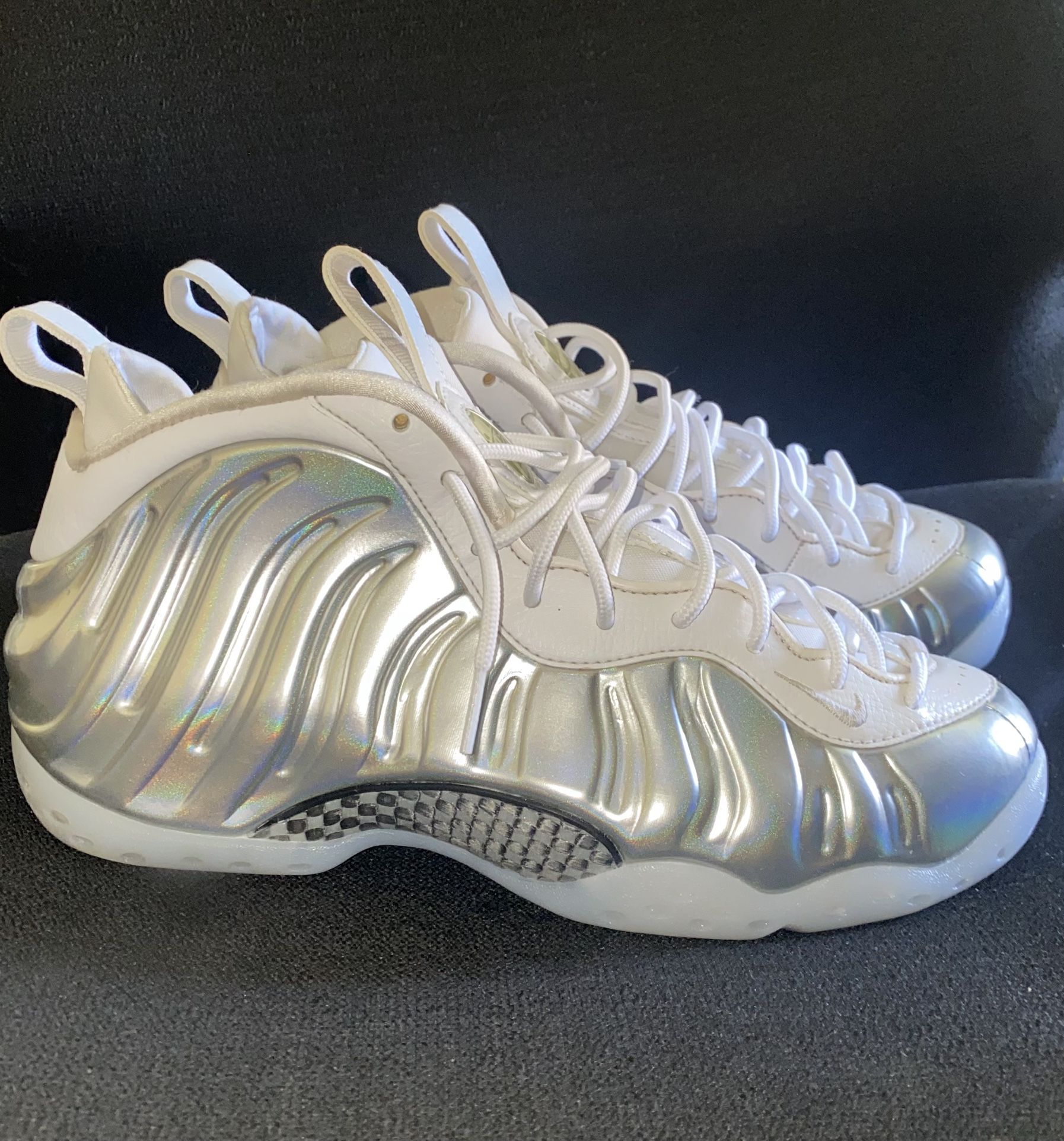 Nike Foamposite Mens Size 8, Women’s Size 9.5