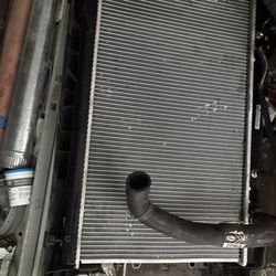 2006 g35 coupe radiator and support