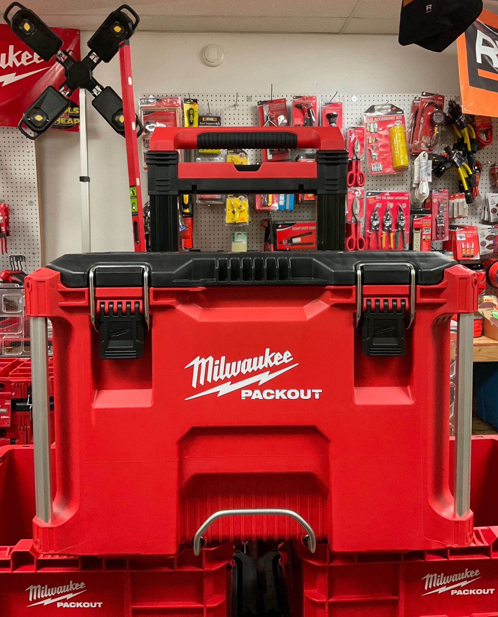 Milwaukee PACKOUT 22 in. Rolling Modular Tool Box