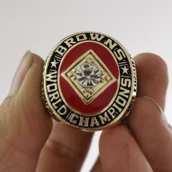 Cleveland Browns Jim Brown 1964 NFL championship ring.