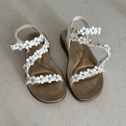 Sandals Girls Youth Size 4