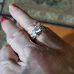 Card Tells About Ring. Paid $10,000