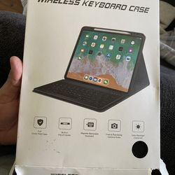 iPad Case And Keyboard 