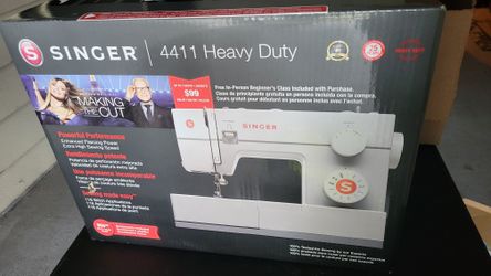 Singer Sewing Machine 