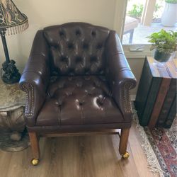 Leatherette rolling Club Chair 