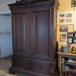 Armoire Ralph Lauren Collection