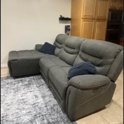 Reclining Sectional Sofa / Couch 