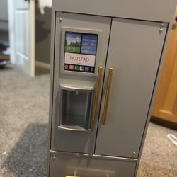 Kids Play Fridge 