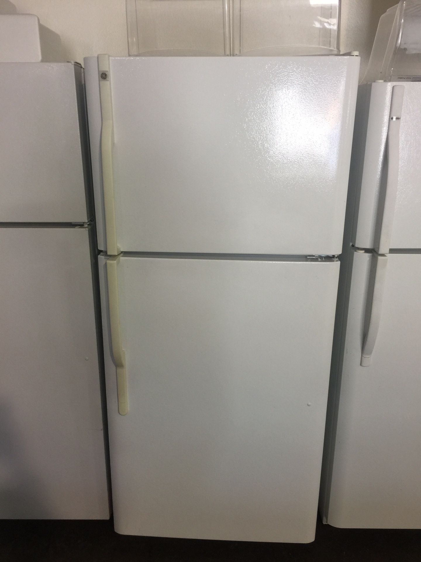 GE Top Freezer Fridge