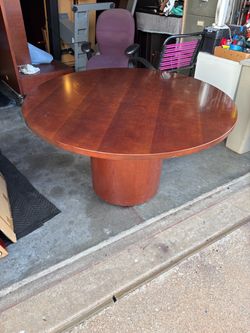 Round top table