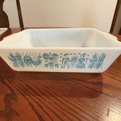 Vintage PYREX Amish Butterprint Refrigerator Casserole Dish Rooster and Hen Turquoise and White  1.5 Quart
