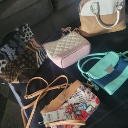 Sale: Bags & Wallets
