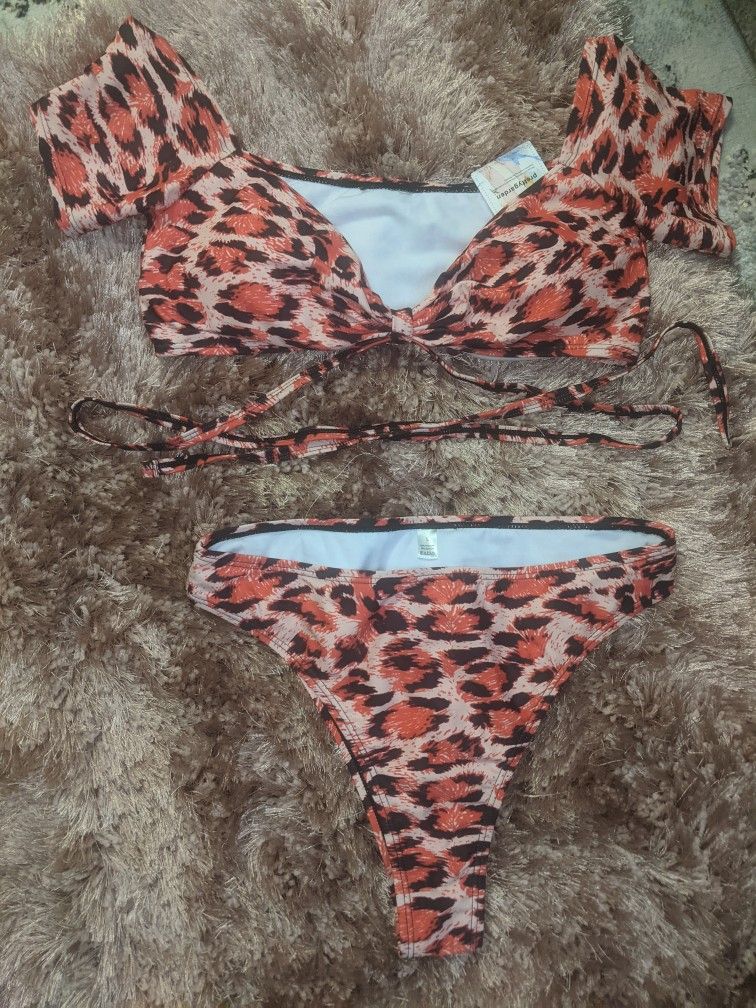 New 2 Piece Bikini (L) Super Cute
