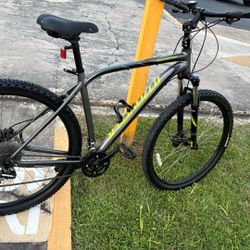 Bike 29”SPECIALIZED ROCK HOPPER, Hidraulic Disks Brakes, Front Shox Lock And Unlock, Like New,24 Gears…