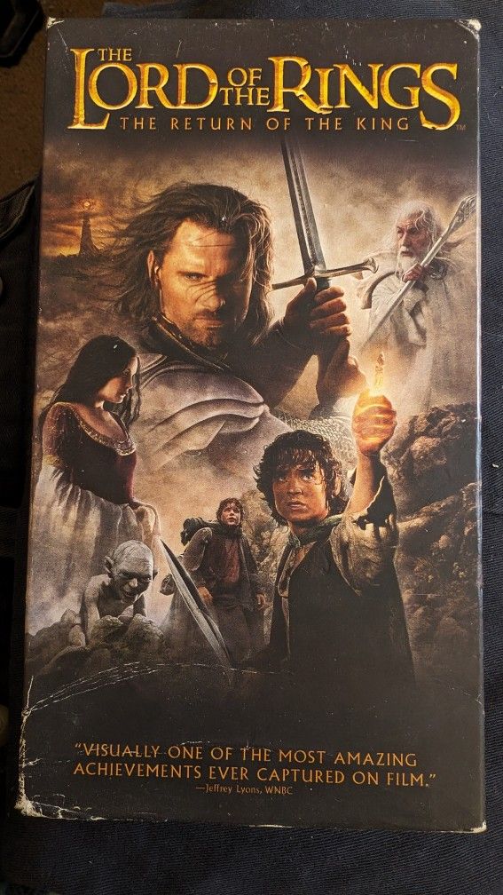 Lord Of The Rings - The Return Of The King On 2 VHS Movie Tapes 2004 - 3 Hrs 21 Min Pickup -$5