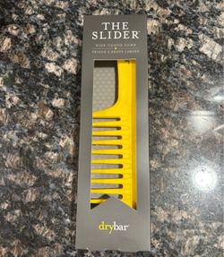 NEW DRYBAR THE SLIDER WIDE TOOTH COMB $8!!