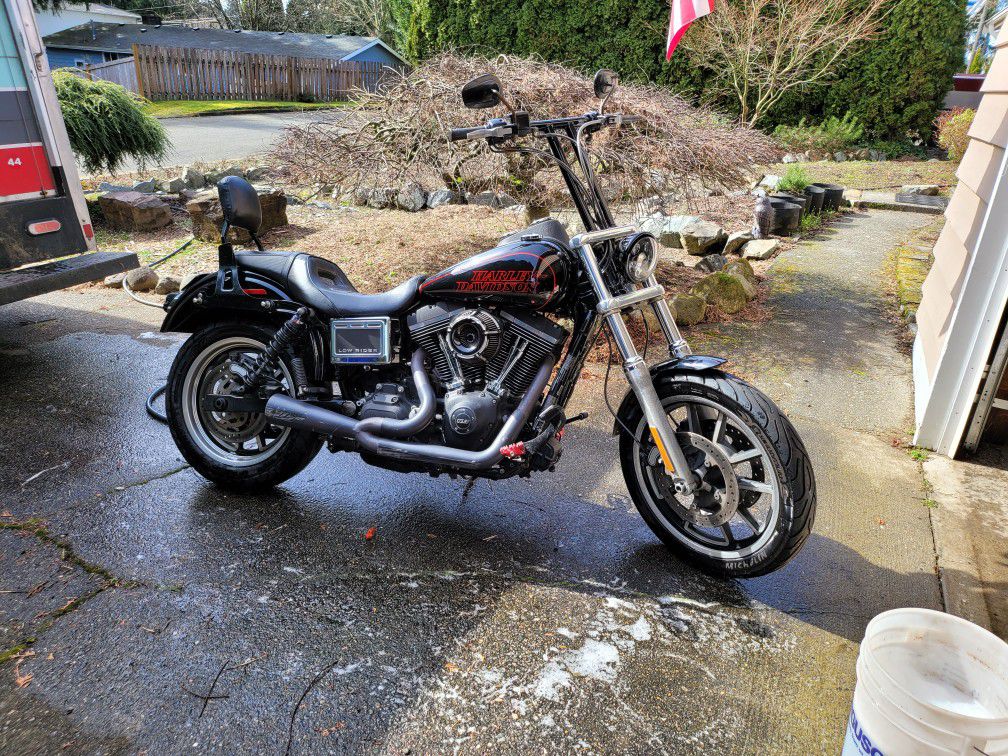 Photo 2015 Harley Davidson FXDL